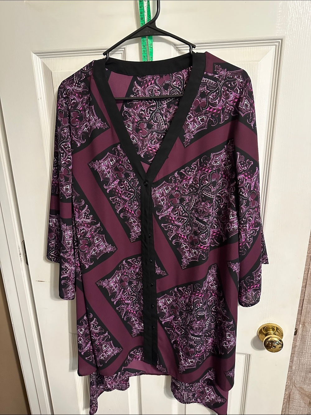 Women's Plum Paisley V-Neck Button-Front Tunic